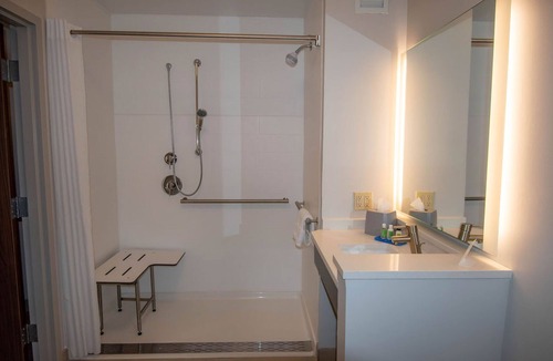 Tonawanda Hotel | Holiday Inn Express & Suites Tonawanda - Buffalo Area by IHG