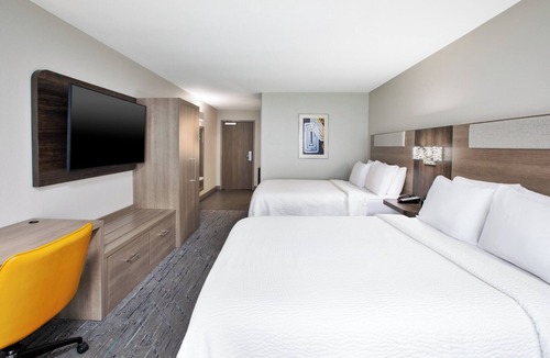West Monroe Hotel | Holiday Inn Express & Suites W. Monroe by IHG