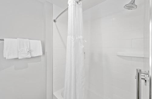 White Hall Hotel | Holiday Inn Express & Suites White Hall by IHG