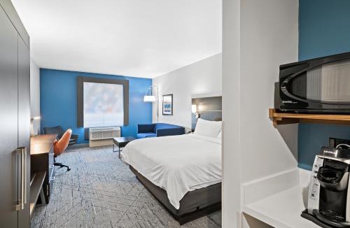 White Hall Hotel | Holiday Inn Express & Suites White Hall by IHG