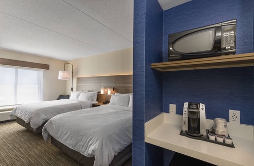 North Bay Hotel | Holiday Inn Express & Suites North Bay by IHG