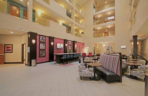 Paw Creek Hotel | Holiday Inn Express & Suites Charlotte North by IHG