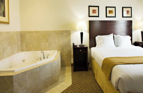 Childress Hotel | Holiday Inn Express & Suites Childress by IHG