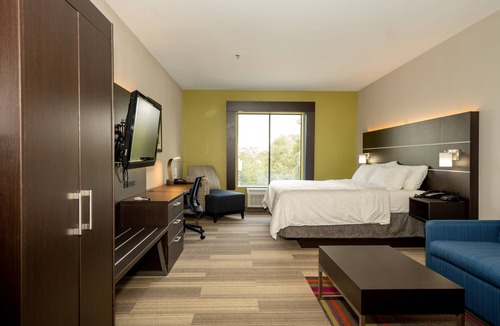 Deer Park Hotel | Holiday Inn Express & Suites Deer Park by IHG