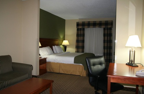 Greenwood Hotel | Holiday Inn Express & Suites - Greenwood by IHG