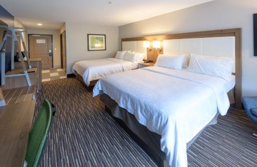 Jamestown Hotel | Holiday Inn Express & Suites Jamestown by IHG
