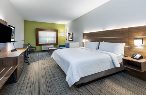 Junction Hotel | Holiday Inn Express & Suites Junction by IHG