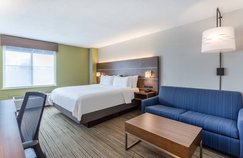 Scottsburg Hotel | Holiday Inn Express & Suites Scottsburg by IHG