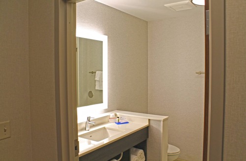 St. Louis Hotel | Holiday Inn Express & Suites St. Louis South - I-55 by IHG