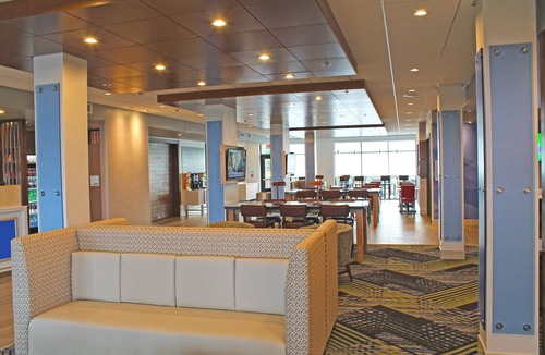 St. Louis Hotel | Holiday Inn Express & Suites St. Louis South - I-55 by IHG
