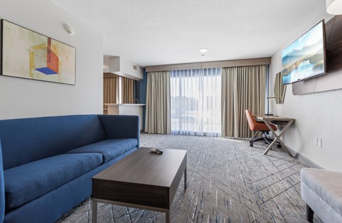 Starkville Hotel | Holiday Inn Express & Suites Starkville by IHG
