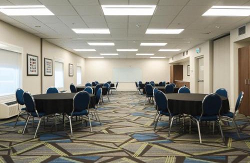 Saskatoon Downtown Hotel | Holiday Inn Express & Suites Saskatoon Centre by IHG