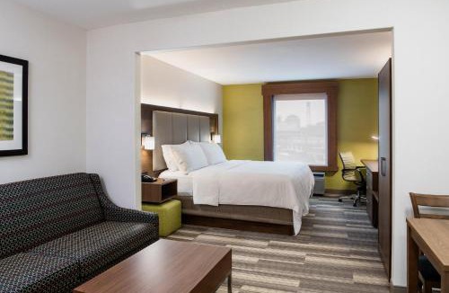 Saskatoon Downtown Hotel | Holiday Inn Express & Suites Saskatoon Centre by IHG