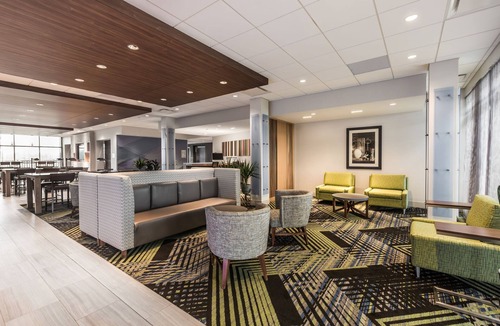 Welland Hotel | Holiday Inn Express & Suites Welland by IHG