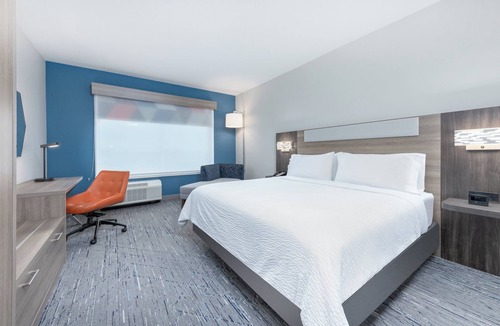 Del Valle Hotel | Holiday Inn Express & Suites Austin Airport East by IHG