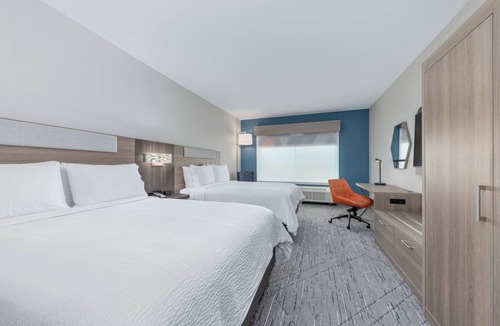 Beeville Hotel | Holiday Inn Express Suites Beeville by IHG