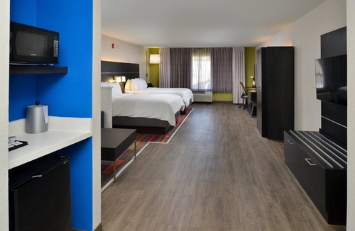 Carthage Hotel | Holiday Inn Express & Suites Carthage by IHG