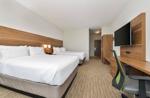 Chadron Hotel | Holiday Inn Express & Suites Chadron by IHG