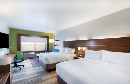 Chanute Hotel | Holiday Inn Express & Suites Chanute by IHG