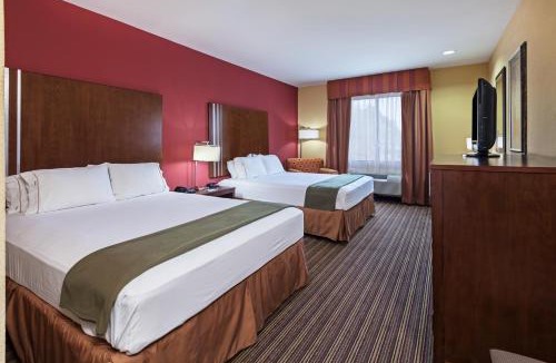 Cleveland Hotel | Holiday Inn Express & Suites Cleveland by IHG