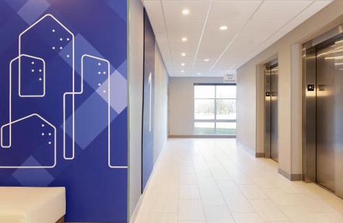 Hawthorne Hotel | Holiday Inn Express & Suites Hawthorne - Elmsford North by IHG