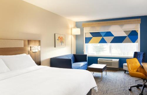Hawthorne Hotel | Holiday Inn Express & Suites Hawthorne - Elmsford North by IHG