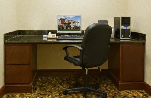 Levelland Hotel | Holiday Inn Express & Suites Levelland by IHG