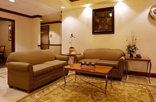 Levelland Hotel | Holiday Inn Express & Suites Levelland by IHG
