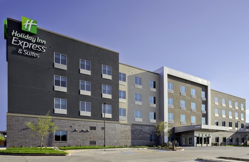 North Overton Hotel | Holiday Inn Express & Suites Lubbock Central - Univ Area, an Ihg Hotel