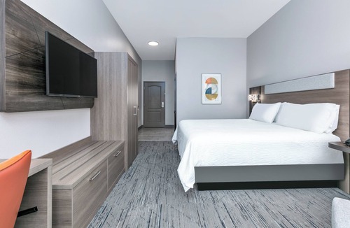 Marshall Hotel | Holiday Inn Express & Suites Marshall by IHG