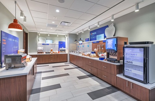 Parsons Hotel | Holiday Inn Express & Suites Parsons by IHG