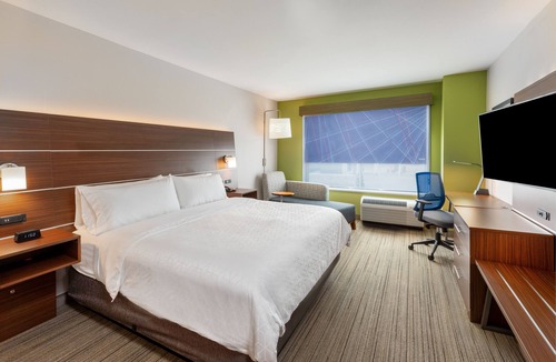 Parsons Hotel | Holiday Inn Express & Suites Parsons by IHG