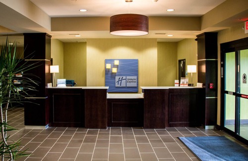 Sikeston Hotel | Holiday Inn Express & Suites Sikeston Southwest by IHG