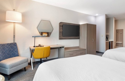 Alice Hotel | Holiday Inn Express & Suites Alice by IHG