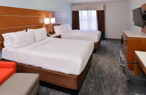 Georgian Acres Hotel | Holiday Inn Express & Suites Austin North Central by IHG