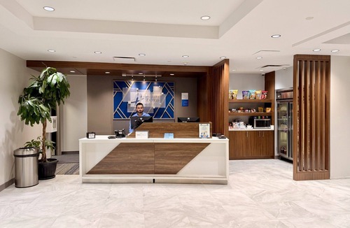 Bells Corners Hotel | Holiday Inn Express & Suites Ottawa West - Nepean by IHG