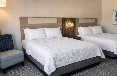 Timmins Hotel | Holiday Inn Express & Suites Timmins by IHG