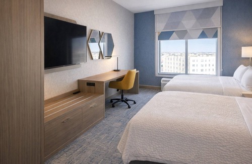Timmins Hotel | Holiday Inn Express & Suites Timmins by IHG