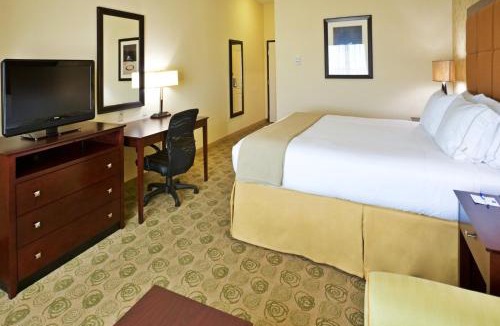 White Rock Hills Hotel | Holiday Inn Express & Suites Dallas East - Fair Park by IHG