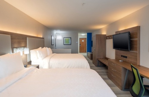 West Hotel | Holiday Inn Express & Suites N Waco Area - West by IHG