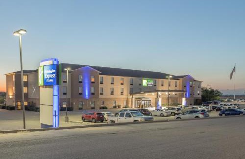 West Hotel | Holiday Inn Express & Suites N Waco Area - West by IHG