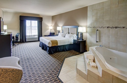 Paris Hotel | Holiday Inn Express & Suites Paris, Texas by IHG