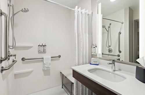 Perry Hotel | Holiday Inn Express & Suites Perry by IHG