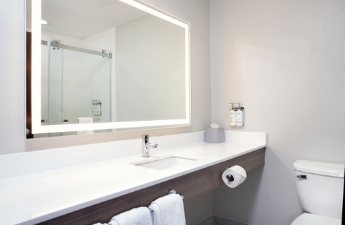 Pekin Hotel | Holiday Inn Express & Suites Pekin (Peoria Area) by IHG