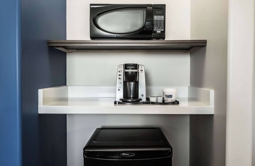 Regina Hotel | Holiday Inn Express & Suites Regina-South by IHG
