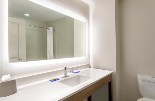 Searcy Hotel | Holiday Inn Express & Suites Searcy by IHG