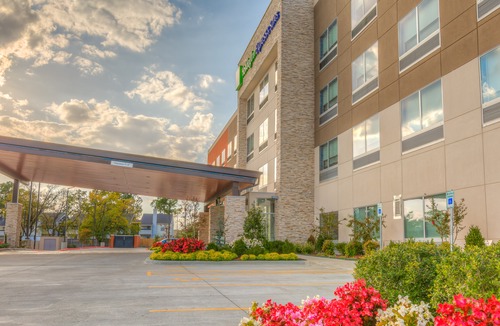 Tulsa Hotel | Holiday Inn Express & Suites Tulsa Midtown, an Ihg Hotel