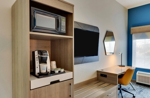 Ardmore Hotel | Holiday Inn Express & Suites Ardmore by IHG