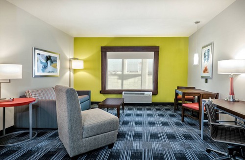 McNeil Hotel | Holiday Inn Express & Suites Austin - Round Rock Area by IHG