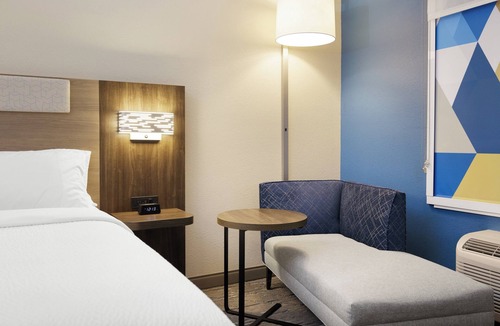 Avon Hotel | Holiday Inn Express & Suites Avon Indianapolis by IHG